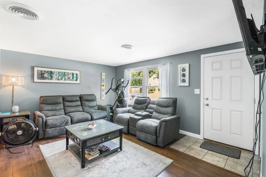 12 Maplewood Avenue Rochester NH 03867