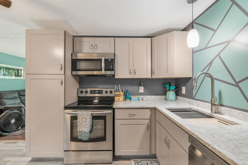 12 Maplewood Avenue Rochester NH 03867