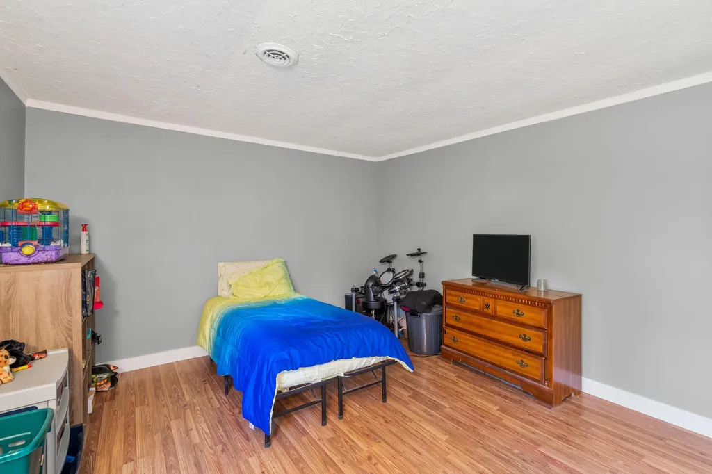 12 Maplewood Avenue Rochester NH 03867