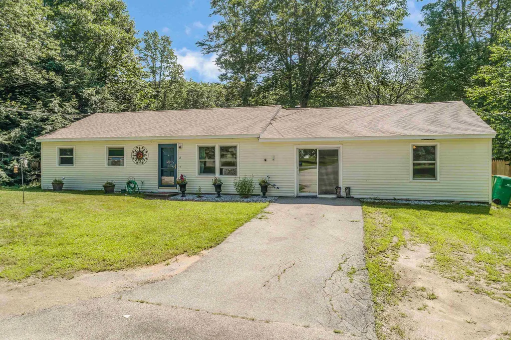 12 Maplewood Avenue Rochester NH 03867