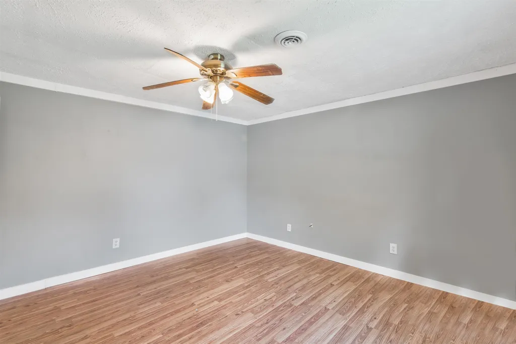 12 Maplewood Avenue Rochester NH 03867