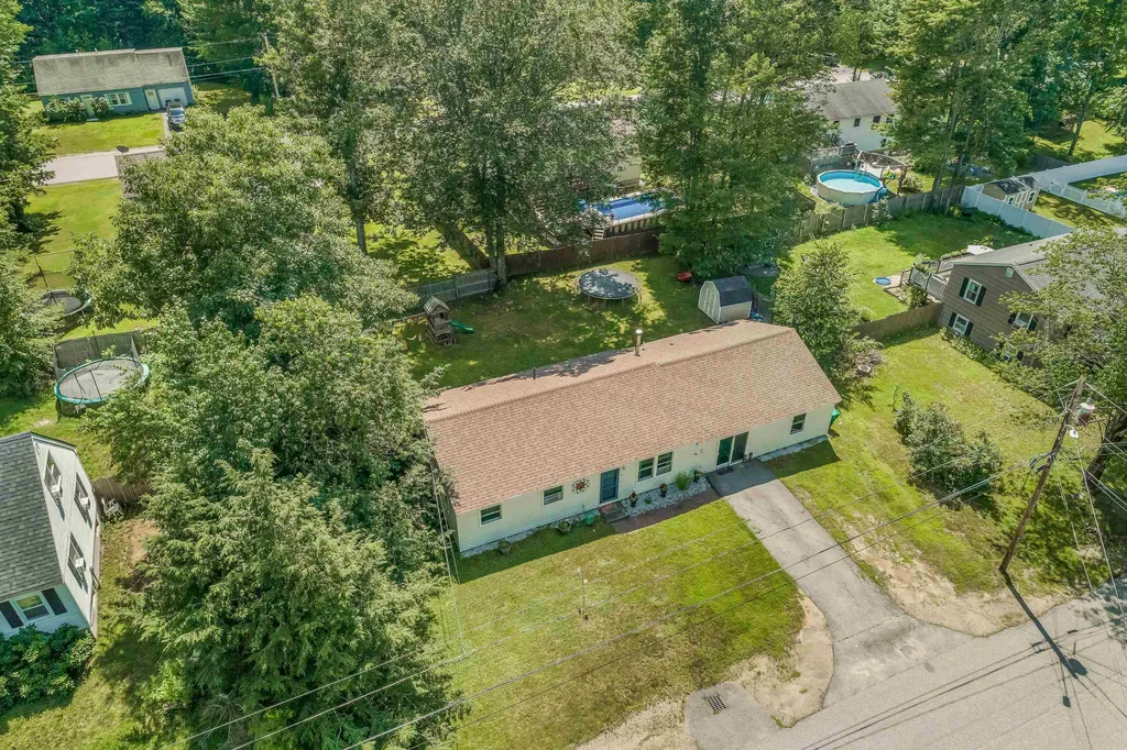 12 Maplewood Avenue Rochester NH 03867