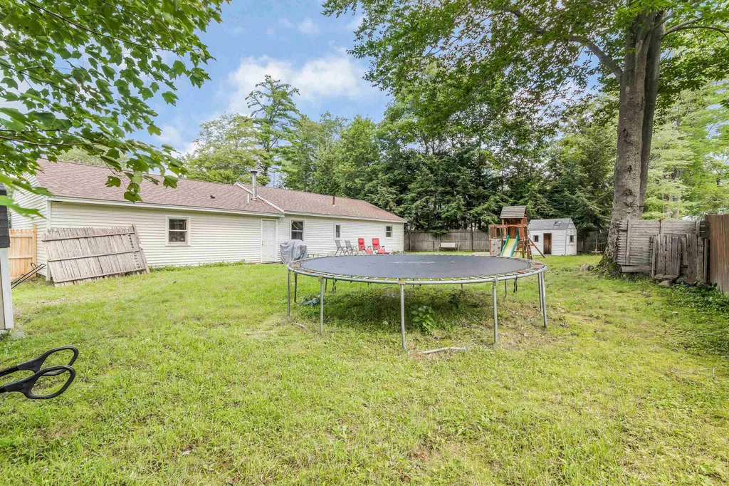 12 Maplewood Avenue Rochester NH 03867
