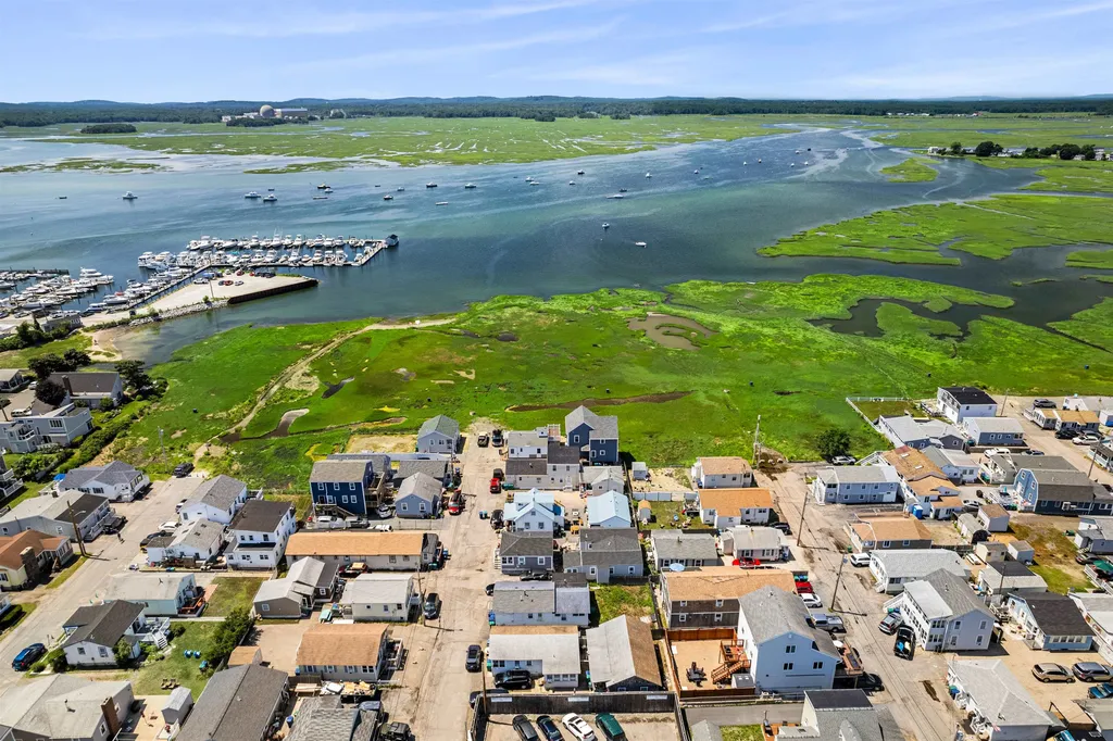 16 Riverview Terrace Hampton NH 03842