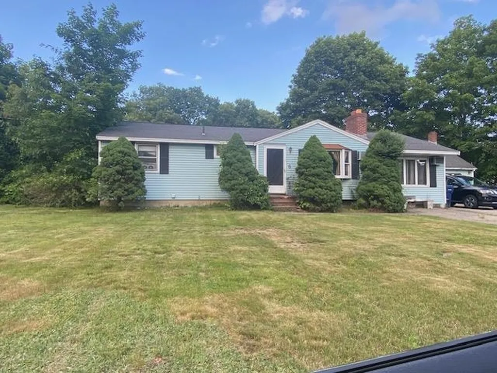 6 Center Circle Plaistow NH 03865