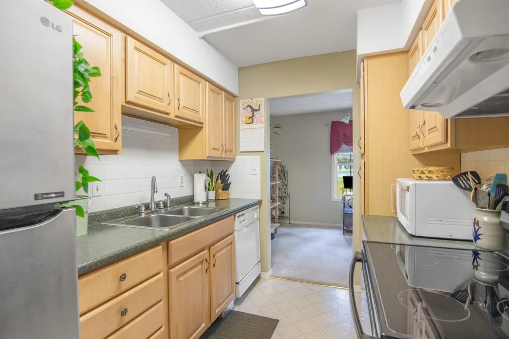 125 Kennedy Drive South Burlington VT 05403