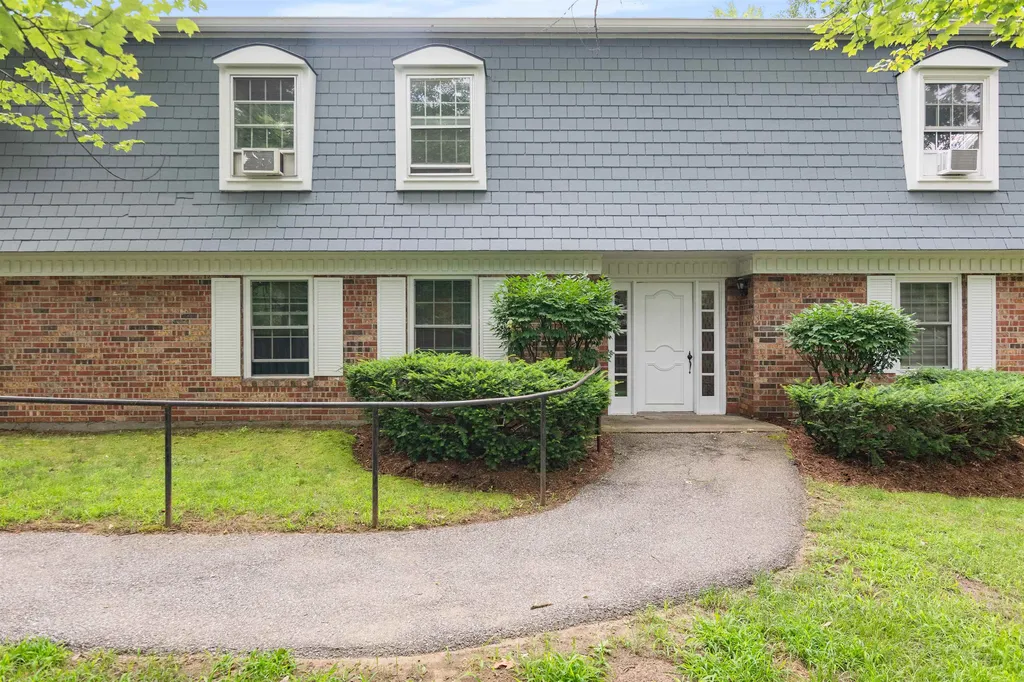 125 Kennedy Drive South Burlington VT 05403