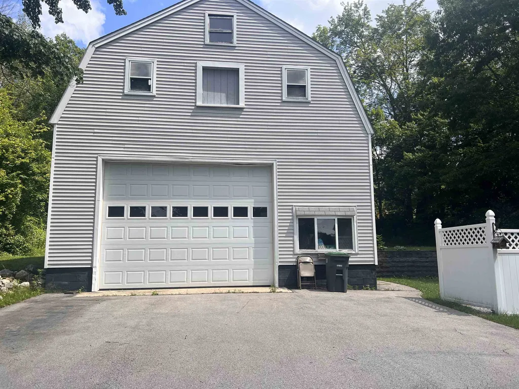 552 Arah Street Hooksett NH 03106