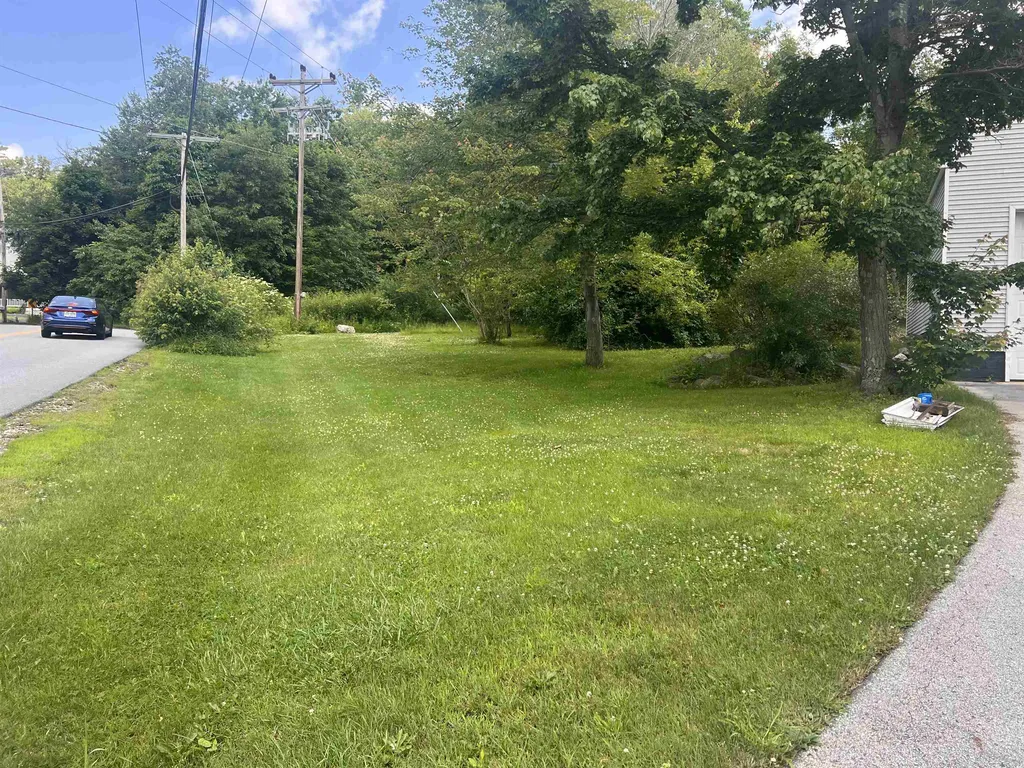 552 Arah Street Hooksett NH 03106