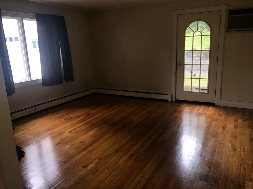 552 Arah Street Hooksett NH 03106