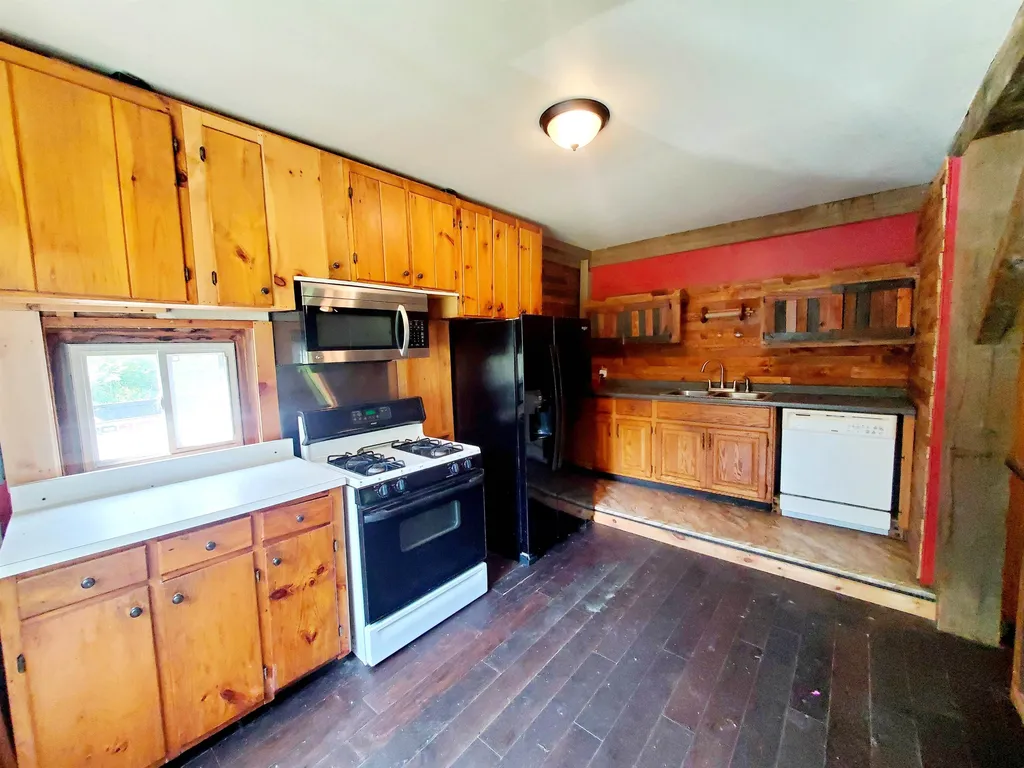 6 Nick's Lane Canaan NH 03741