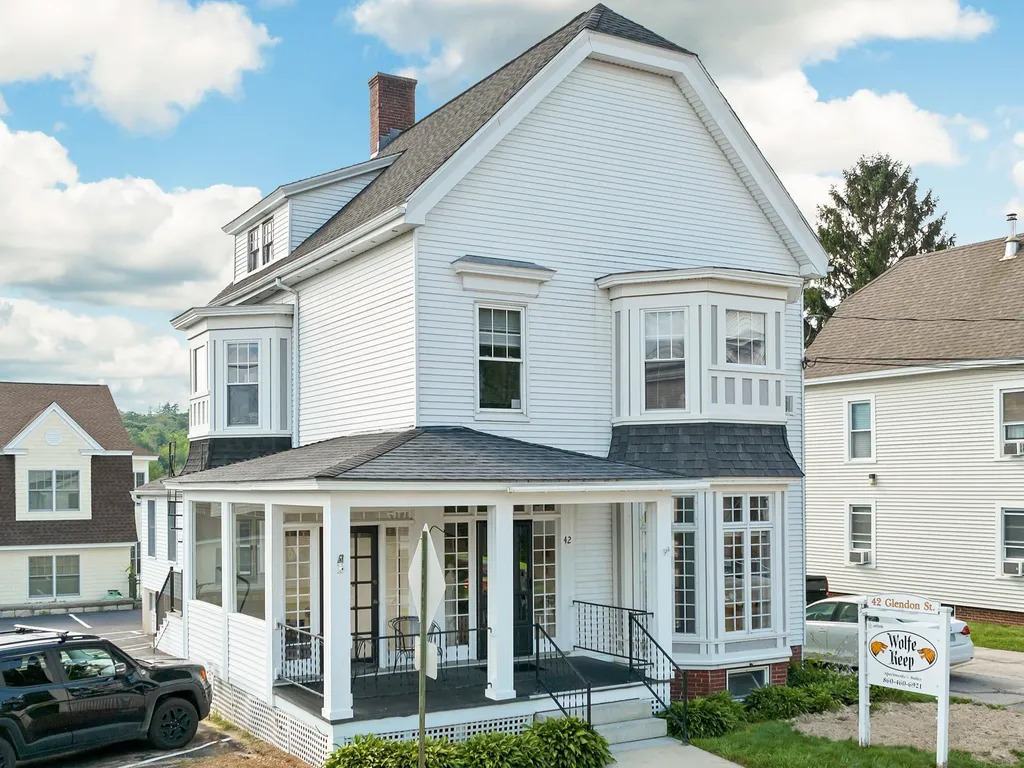 42 Glendon Street Wolfeboro NH 03894