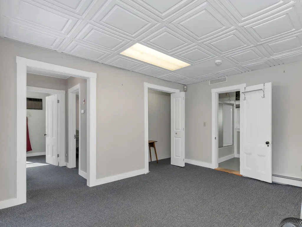 42 Glendon Street Wolfeboro NH 03894