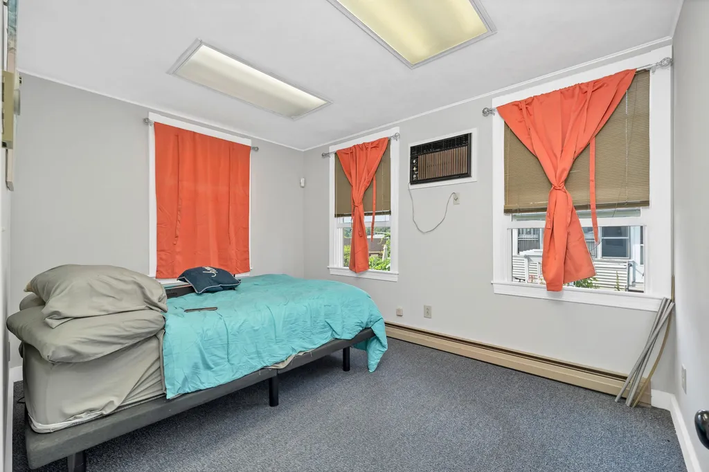 42 Glendon Street Wolfeboro NH 03894
