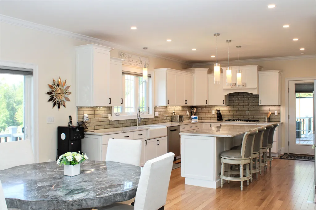 41 Burnham Road Windham NH 03087
