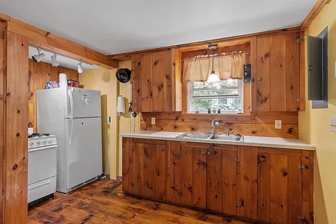 7 Lake Shore Drive Barnstead NH 03225