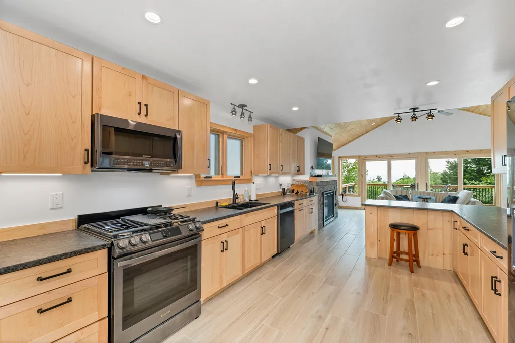 21 Passaconway Road Ossipee NH 03814