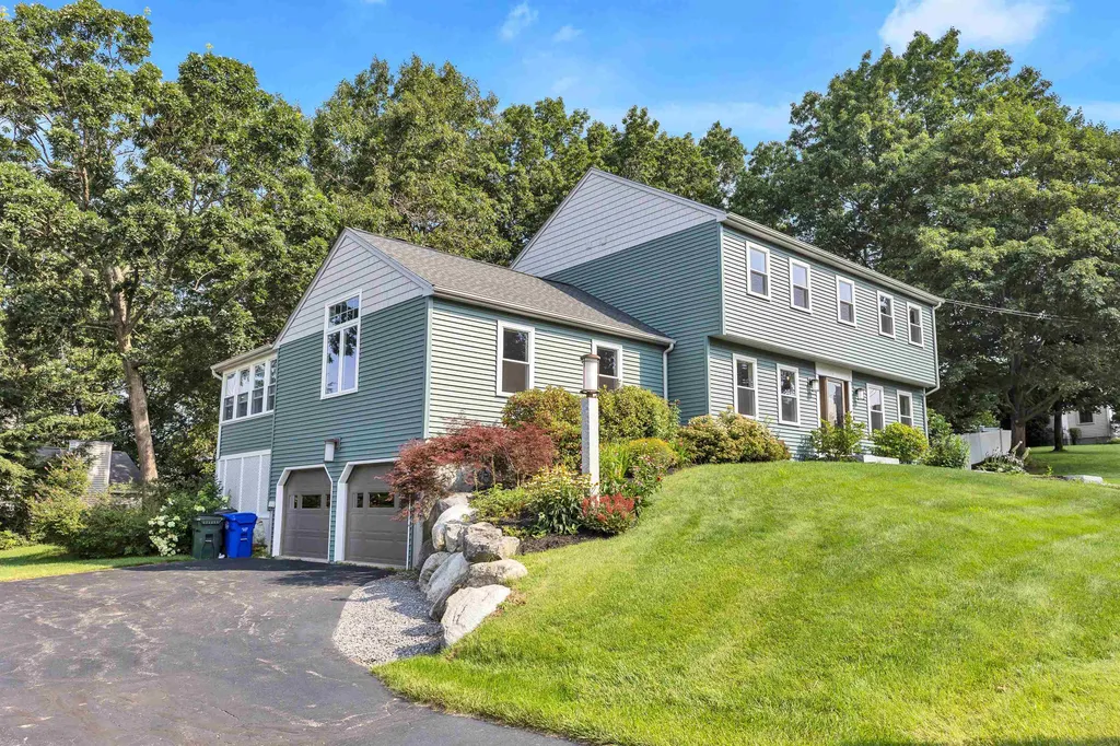 390 Currier Drive Manchester NH 03104