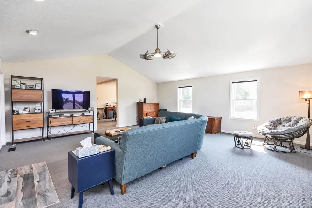 390 Currier Drive Manchester NH 03104