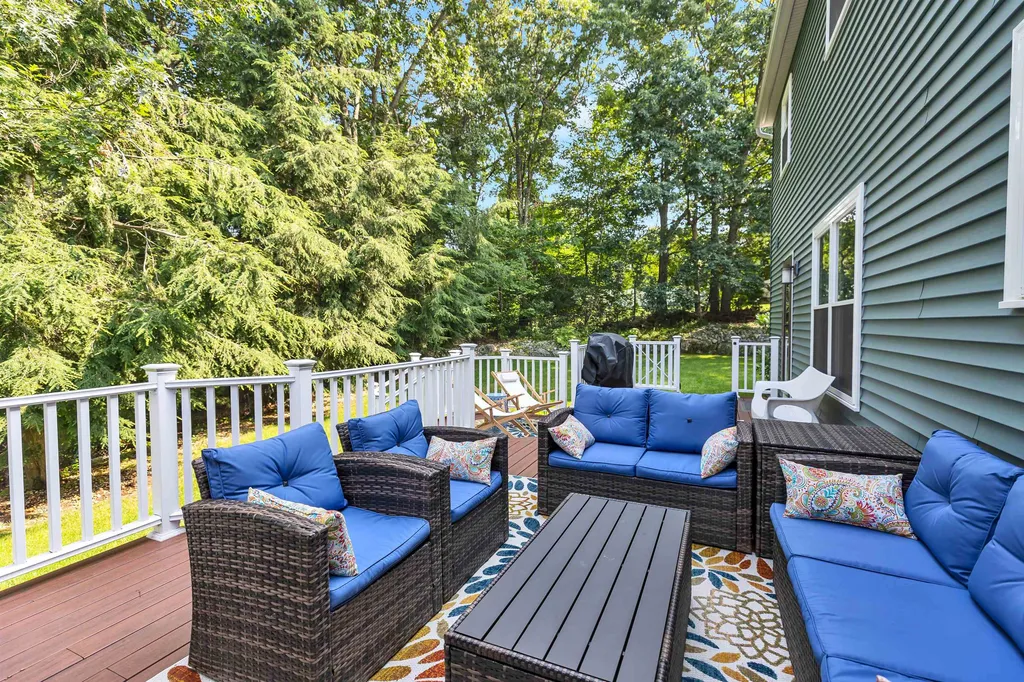 390 Currier Drive Manchester NH 03104