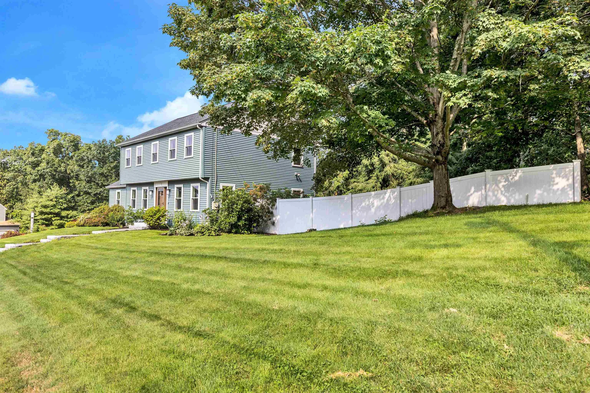 390 Currier Drive Manchester NH 03104