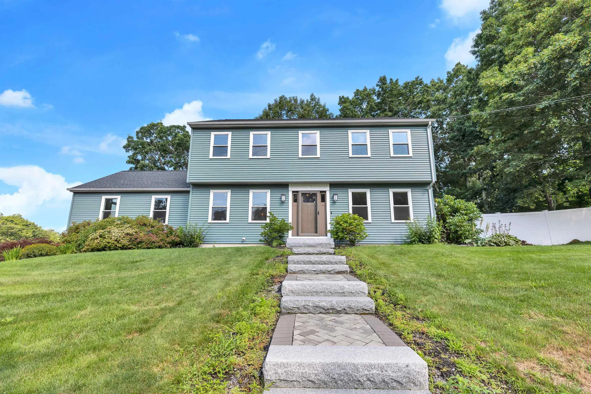 390 Currier Drive Manchester NH 03104