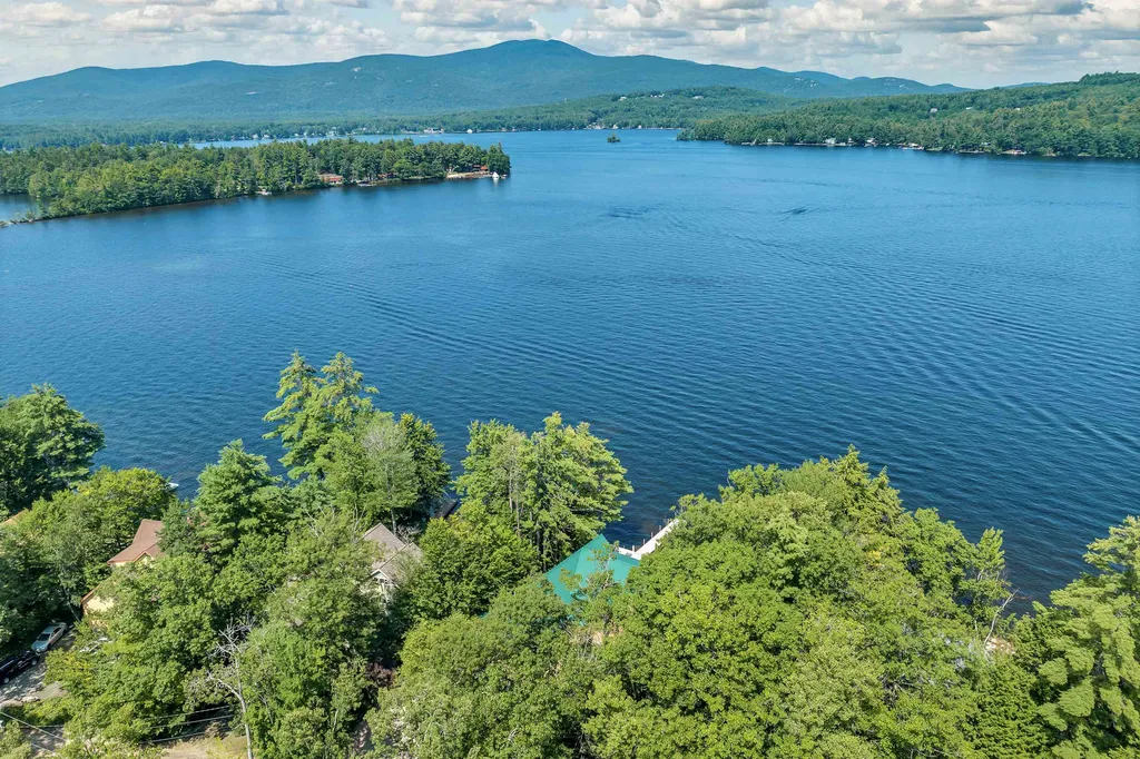 32 Spectacle Circle Moultonborough NH 03254