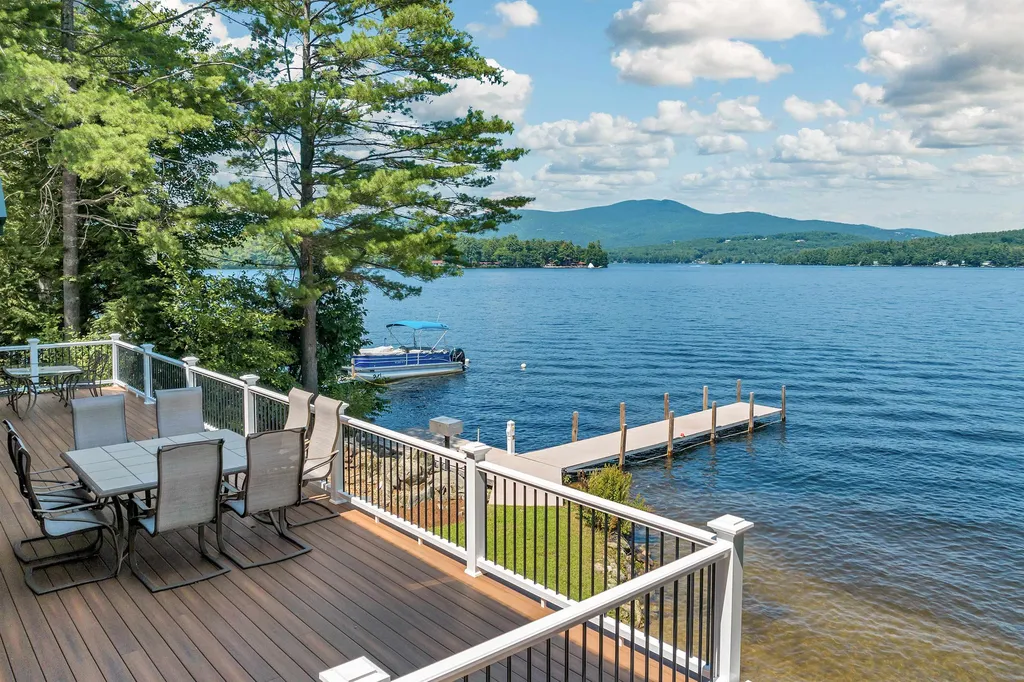 32 Spectacle Circle Moultonborough NH 03254
