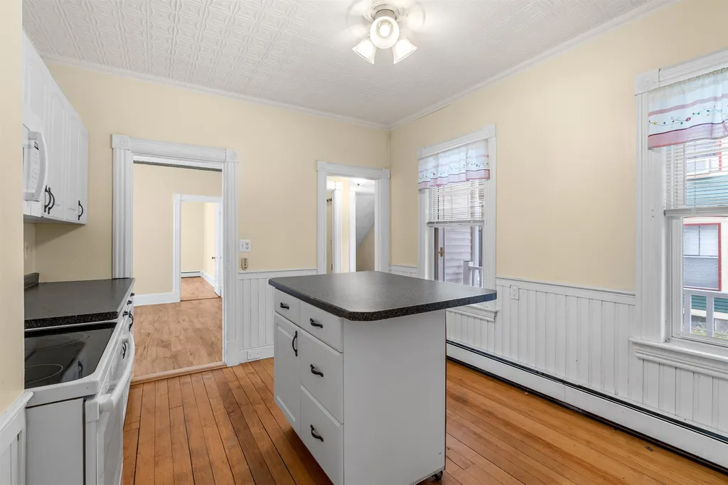 14 Everett Street Manchester NH 03104