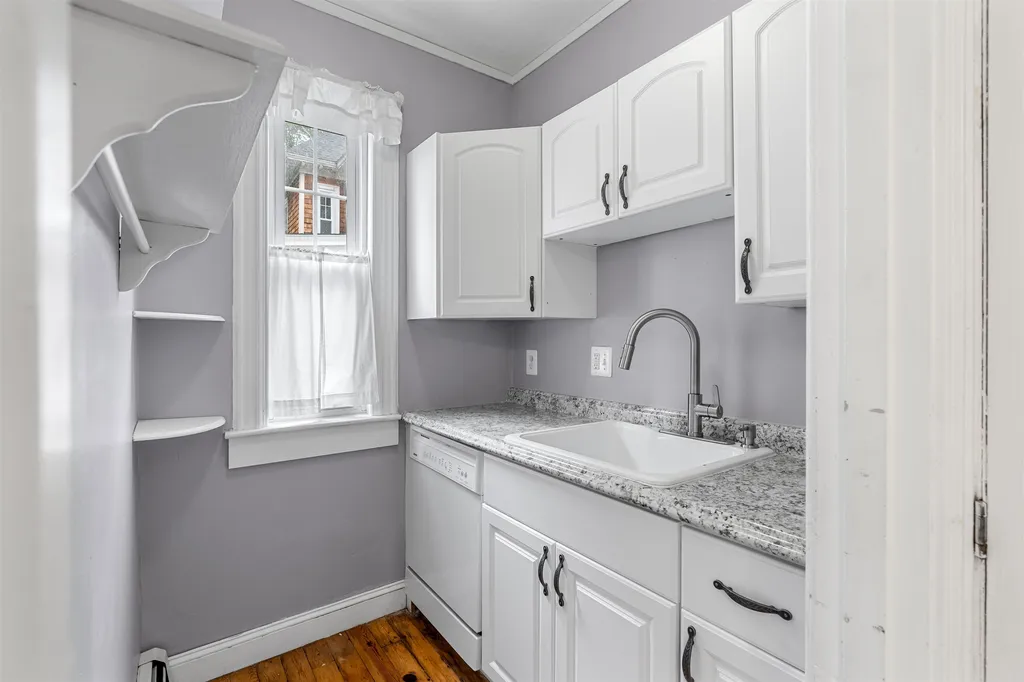 14 Everett Street Manchester NH 03104