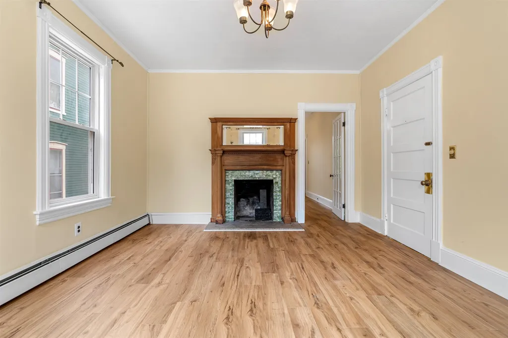 14 Everett Street Manchester NH 03104