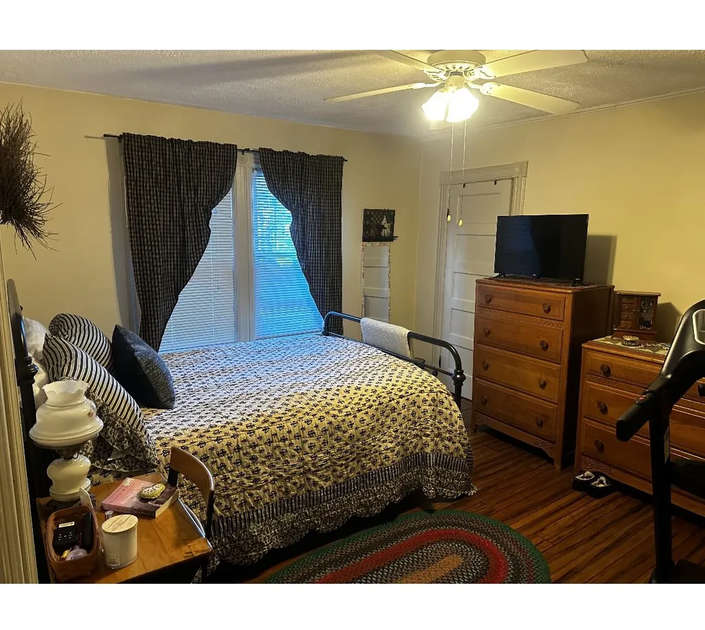 14 Everett Street Manchester NH 03104