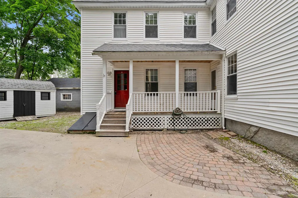 14 Everett Street Manchester NH 03104
