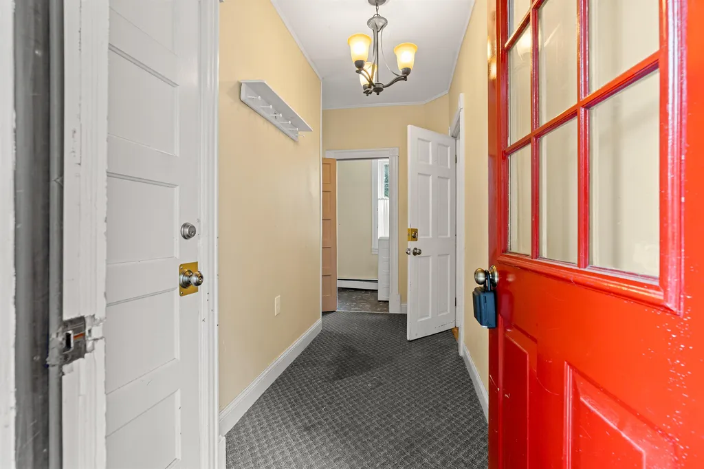 14 Everett Street Manchester NH 03104