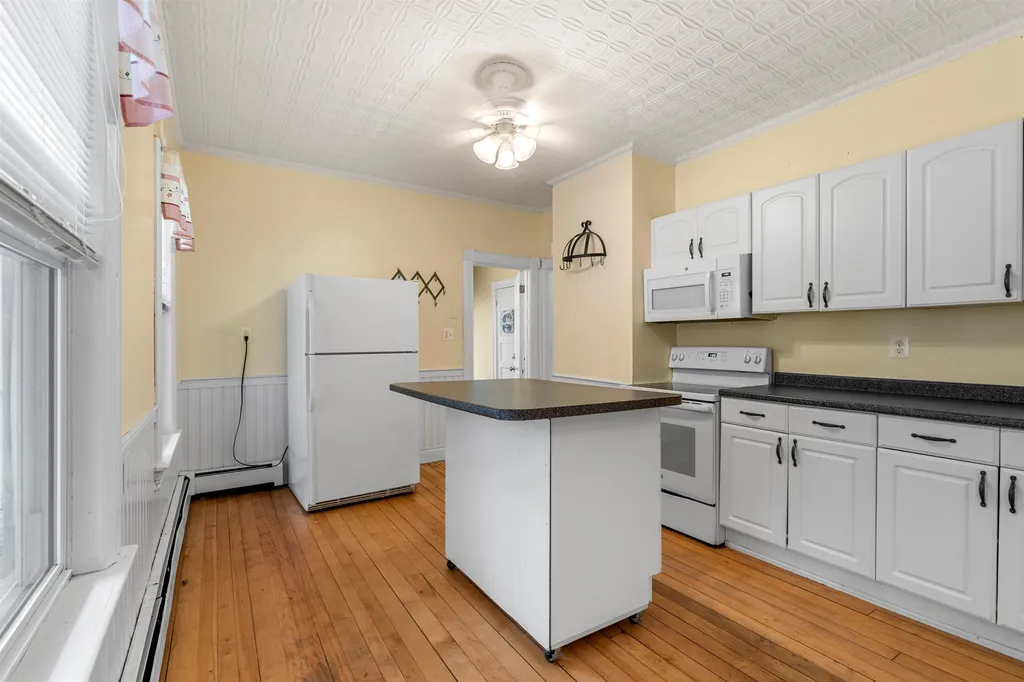 14 Everett Street Manchester NH 03104
