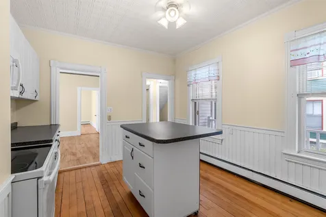 14 Everett Street Manchester NH 03104