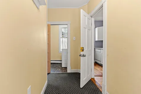 14 Everett Street Manchester NH 03104