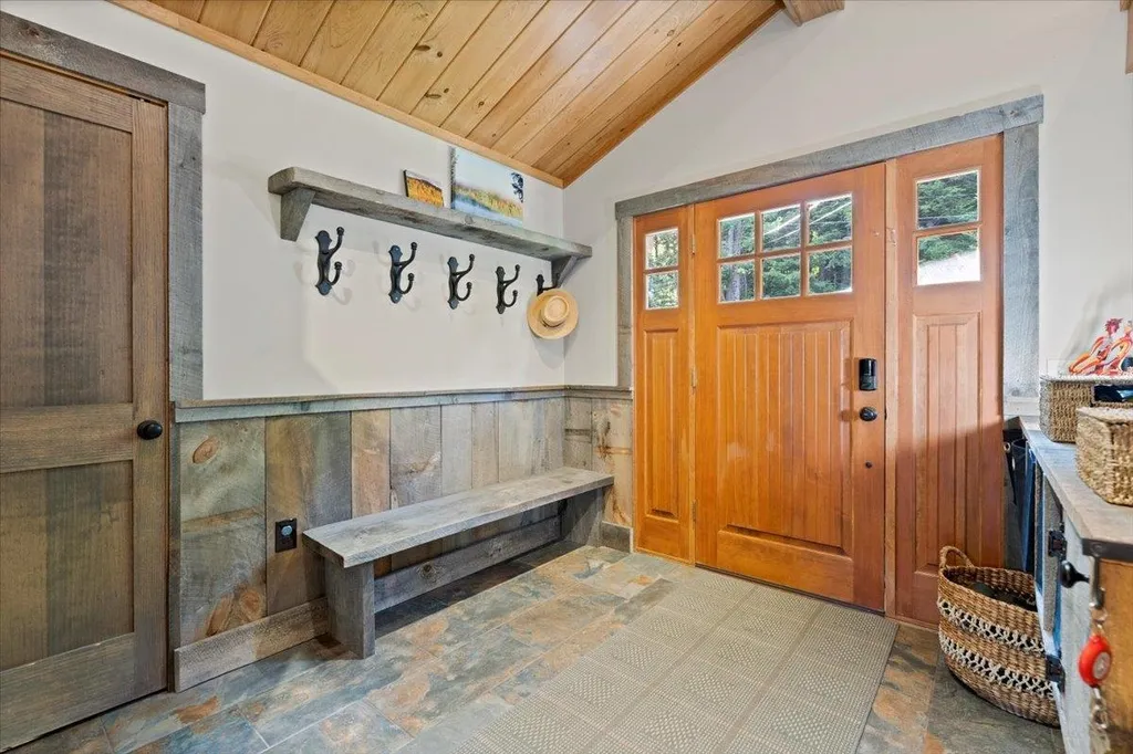 1223 Cole Pond Road Jamaica VT 05343