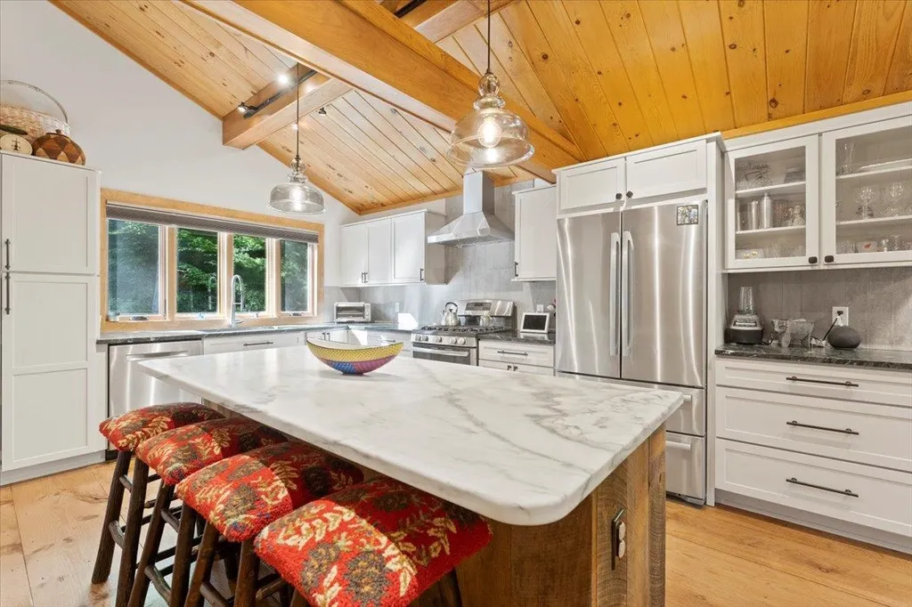 1223 Cole Pond Road Jamaica VT 05343