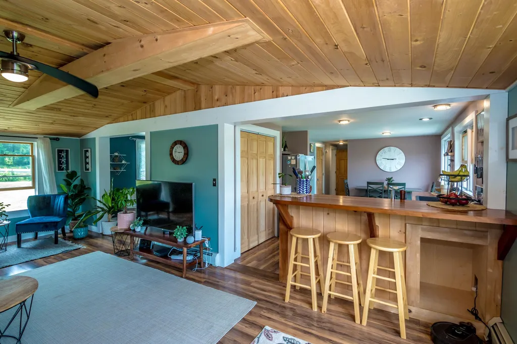 642 Jefferson Road Whitefield NH 03598