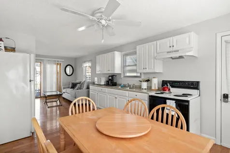 8 Commonwealth Avenue Salisbury MA 01952