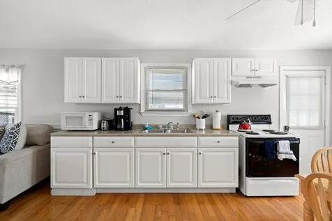 8 Commonwealth Avenue Salisbury MA 01952