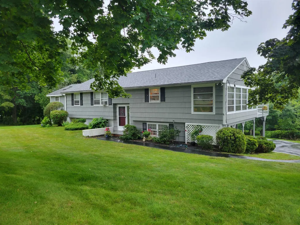 10 Old Lakeview Terrace Wolfeboro NH 03894