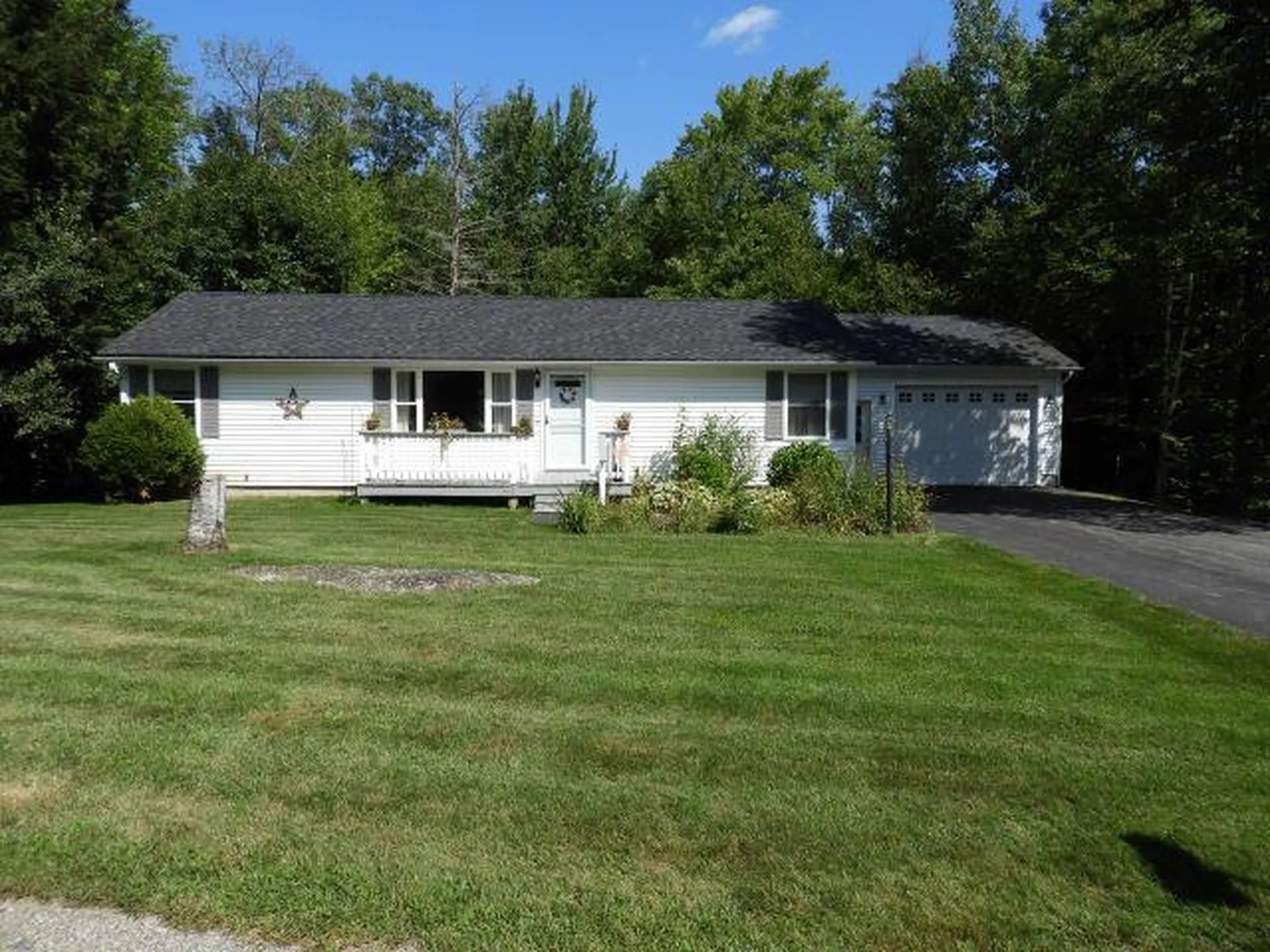 7 Gibson Road Hillsborough NH 03244