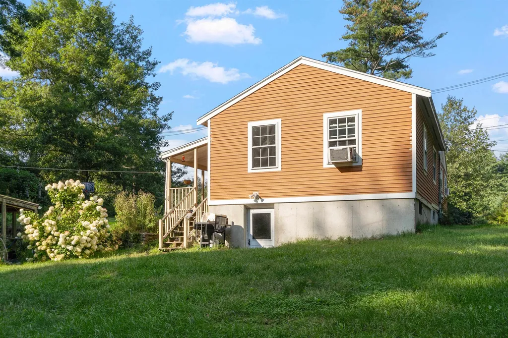 99 Hobbs Road Pelham NH 03076