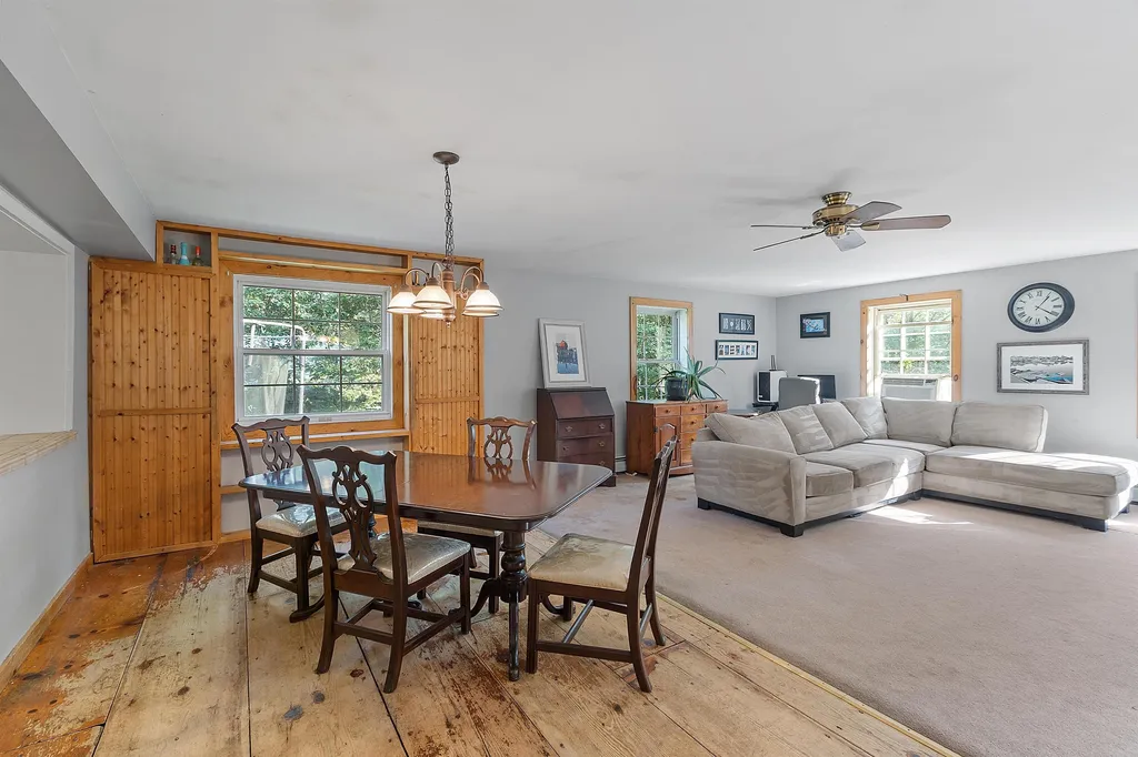 99 Hobbs Road Pelham NH 03076