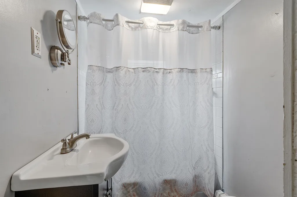 99 Hobbs Road Pelham NH 03076