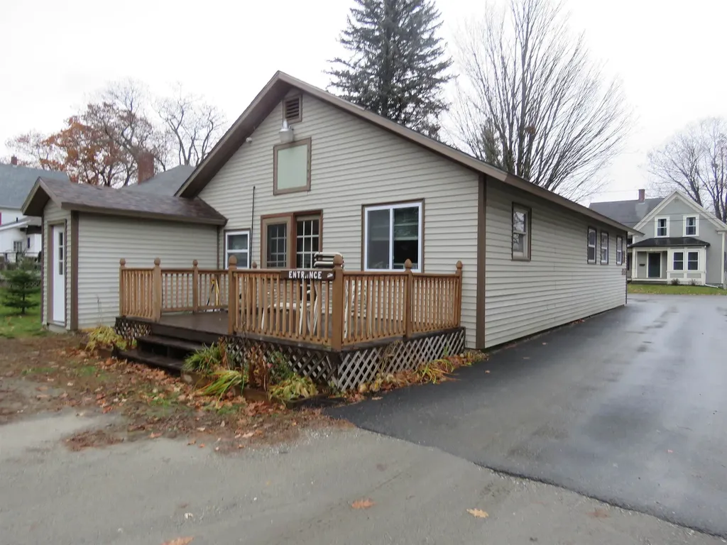 33 Oak Street Newport City VT 05855