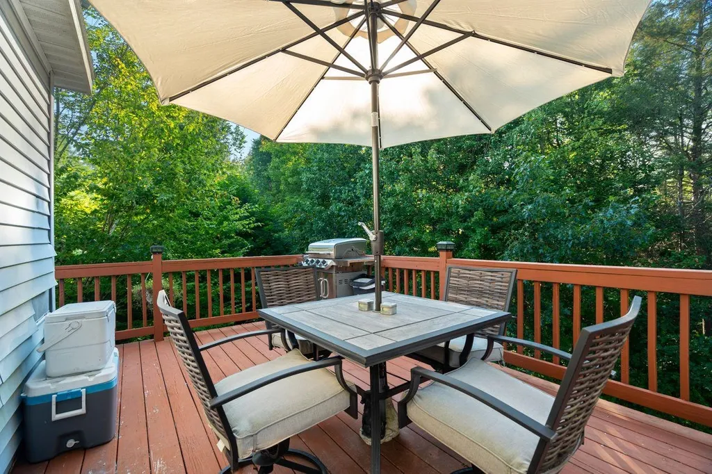 24 Bennett Way Newmarket NH 03857