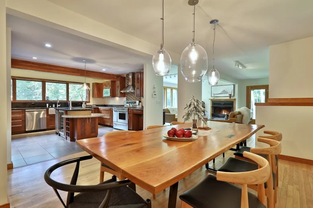 1981 River Road Killington VT 05751